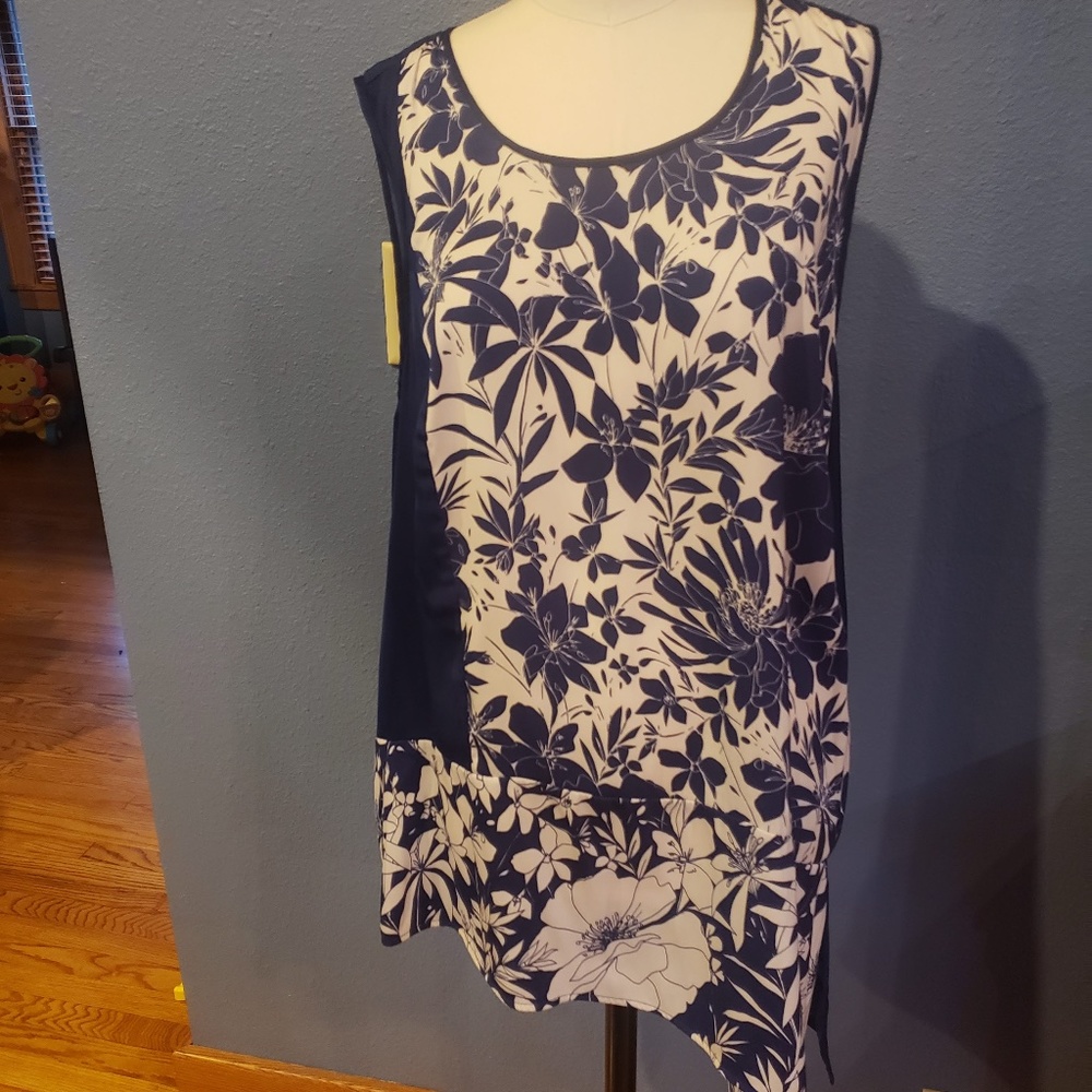 Adrianna Papell Navy & White Floral Tank Top 2X
